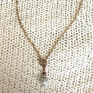 Beautiful Ann Taylor Gold Necklace Pearl Pendant